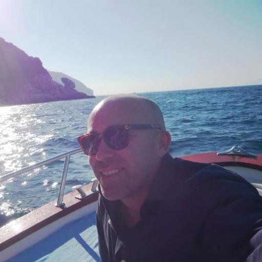 JasonThomasUK's profile picture. Digital person of taste, husband, father and patronage of fine fashion goods.