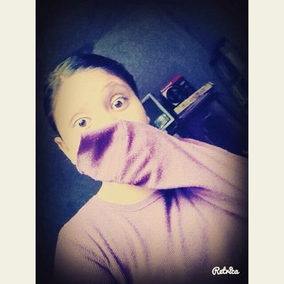 ME ENCANTA CD9 LA MUSICA Y LEER LIBROS SOY DE apatzingan michoacan y me gusta montar en caballo y viajar Y MI SOLISTA FAVORITA ES DEMI LOVATO ME ENCANTA ACTUAR