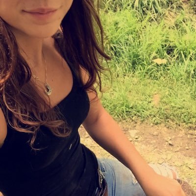 I like my hair messy, my horses fast and my Miller Lite cold. No DMs please.