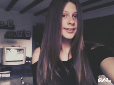 Stolzer Mikinator✌❤
Stolzer Schnubbi❤✌
ksfreak❤ Krappi❤ Apored❤
Snapchat:emilyhux
insta: @Prinzessin_Amy
-Fanpage: @offical_Fanpage_Youtube_