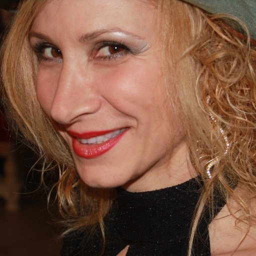 BallariniIvana's profile picture. Adoro cucinare, questa passione mi ha spinto ad aprire un blog che parla ricette di cucina, si chiama Menta e peperoncino