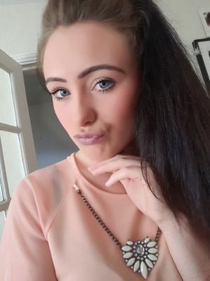 Hey, im Jade and i am 18 years old i just want to get loads of followers and share videos with the world hope you can all help me
