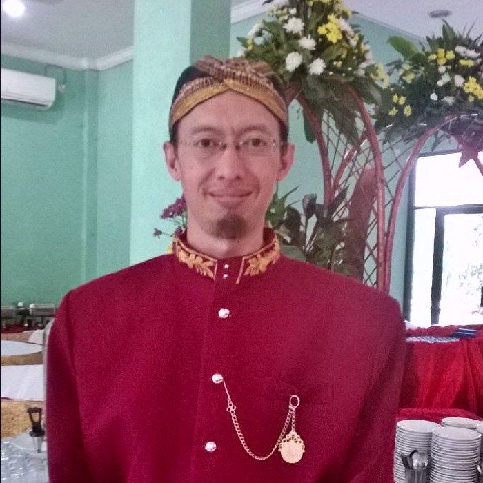 ihdaihda's profile picture. SHE professional (OHSAS, SMK3, EMS, SMKP), trainer & consultant, hobi financial planning, life-enlightening sharing. alumni HIPERKESUNS. owner @BagasasiAlQuds