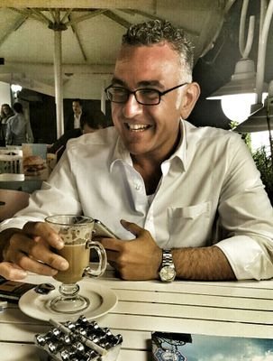 Beşiktaş, Yeldeğirmeni, futbol ve semt sevdalısı, Beşiktaş kongre üyesi, Yeldeğirmeni spor klübü başkanı, Beşiktaş forma koleksiyoneri, Kadıköy Semtin Köftecisi