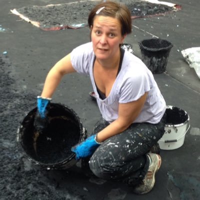 Scenic artist at the national theatre, nature lover with suppressed inner geek.