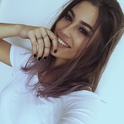 rpwith_sara's profile picture. j'ai poussé comme une rose parmi les orties