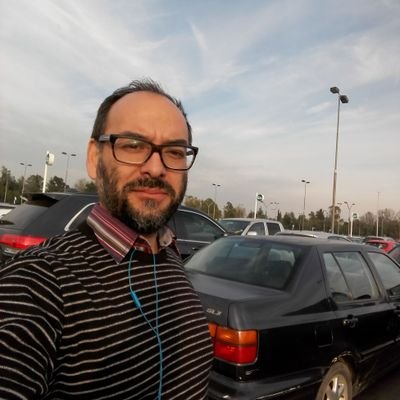 Rhayeah's profile picture. e-commerce