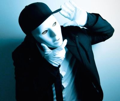 ❝When you have one choice, put on a mask and run, or go to prison, you become the villain.❞ #DC OC