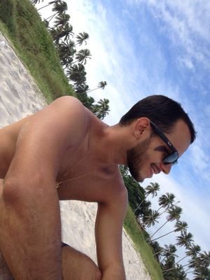 fabioluiscampos's profile picture. As pessoas não são más, elas só estão perdidas.
Criolo