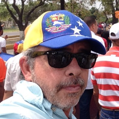 ROBERTOESALAZAR Profile Picture