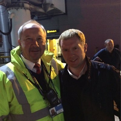 MUFC fan since 1960 - pal of Paul Scholes.? Salfordian, Stretty End in my youth. 16 years on the Ramp at MAN , now a Hospital Porter. Opinions are my own 😃