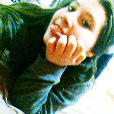 MikaLeis13's profile picture. No te Enamores de Mis Petalos , Enamorate de mis Espinas *-*
