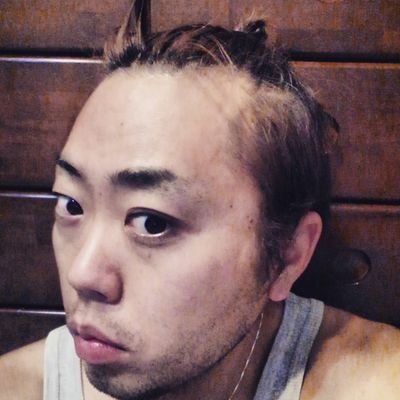 KingOfAChieve's profile picture. 夜明け前だ。一輪の花。嗚呼、桜。