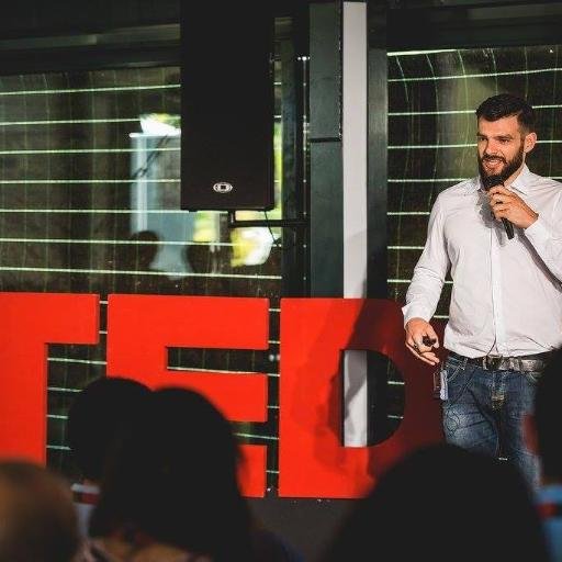 fedevit's profile picture. Il Marketing si suda, non si studia