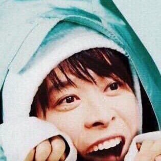 hzYZMvhRntcAbkb's profile picture. 