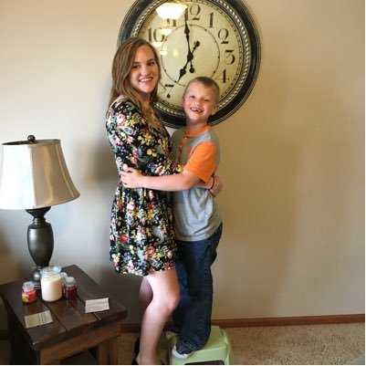 lindys76's profile picture. Mom of 2 💟, Wife 💍 and former PreK Literacy Tutor, MN Reading Corps 📚Americorps