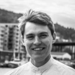 NRKs korrespondent i Ukraina. Interessert i politikk, språk, idrett og en del annet.