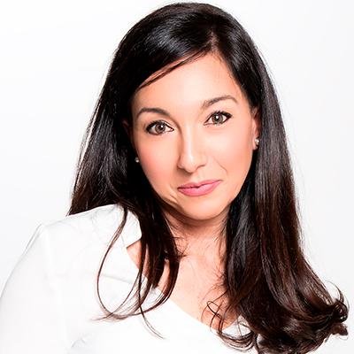 Periodista gallega. Doctora en Periodismo. Dirijo un equipazo en @plateaformacion y @Dosocero Superviviente de cáncer.