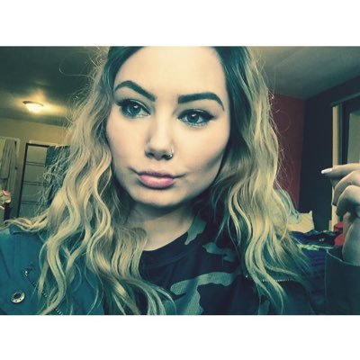 jesskupicki's profile picture. Only person I love is myself | new account