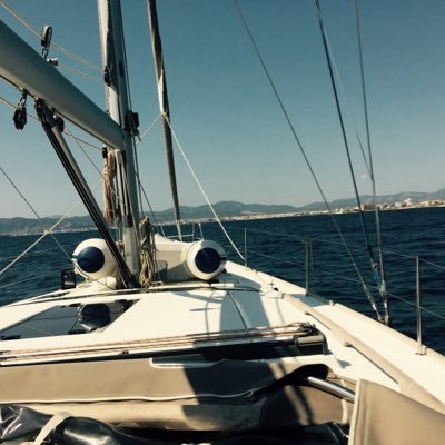 Actros1855's profile picture. refresh yourself