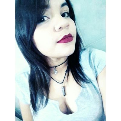 UnaRockeraCursi's profile picture. Cada yin tiene su yang, y sin buscarnos nos encontraremos.
Ig: alvesrbarbara