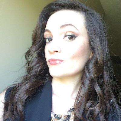 Love music. Love everything beauty. Aspiring beauty blogger/vlogger.