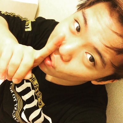 sushi_tatsuo's profile picture. IG: @oustat_28 https://t.co/qVqg0BRYHl 20歳、カラオケやゴロゴロw