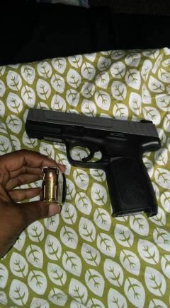 i fuck with Fredo Santana
I fuck with famous Dex
I fuck with Lil jay
I fuck with CEO SSR gang
I fuck with yo gotti
real rapper from Milwaukee book me