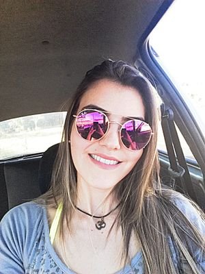É melhor viver dez anos de uma vida efervescente, do que morrer aos setenta e ter passado a vida assistindo Tv.