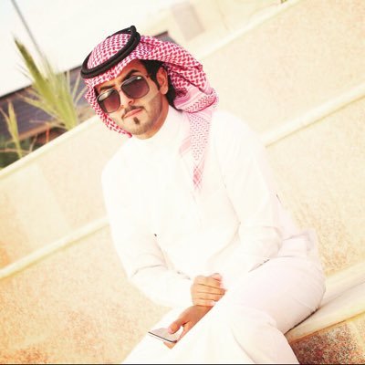 - قد تحكي العيون شيئاً في الفؤاد تخبأ - سبحان الله وبحمده سبحان الله العظيم . - محب للشعر و الكتابه 📝.-