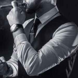 ‏نموت كي يحيا الوطن يحيا لمن ؟ نحن الوطن! إن لم يكن بنا كريماً آمناً ولم يكن محترماً ولم يكن حُراً فلا ؏شنا..ولا ؏اش الوطن !﴿رب لا تذرني فردا وأنت خير الوارثين﴾