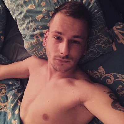 Mikefarrand95's profile picture. 