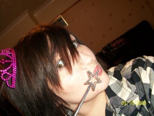 brunette_bimbo's profile picture. 