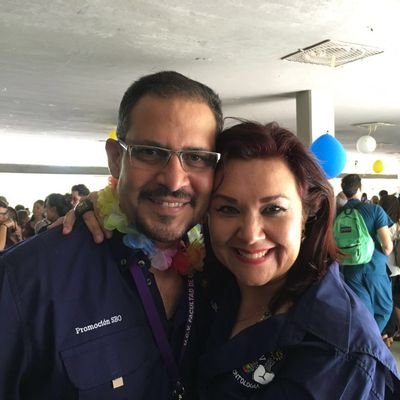 Profesor Agregado .UCV       Especialista en Odontología Operatoria y Estética Venezolano,Demócrata, anti comunista, Católico