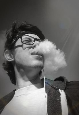 shoesdontsleep's profile picture. #SmokeWeedTho #iDªb