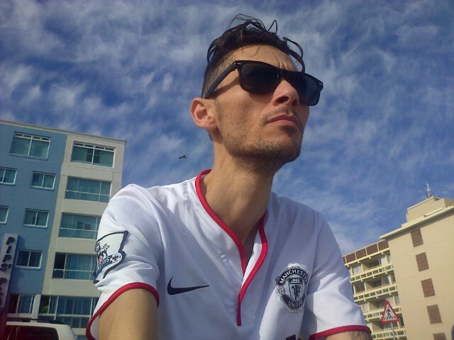 Ll0nd1n's profile picture. Humble,str8 4ward person