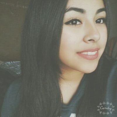 La primera mujer que se exponga a tu sexto sentido.
