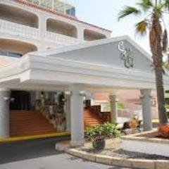 Chayofa Country Club is situated in the exclusive residential area of Chayofa, just a few minutes drive from Los Cristianos, Las Americas and Costa Adeje.
.