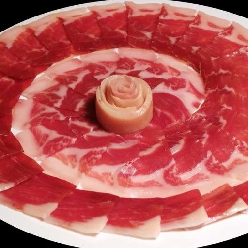 100% EXTREMEÑO, 100% PACENSE, 100% Cortador de Jamón, Amante al 100% de la Dehesa, EL JAMÓN me gusta casi el 100% y de cerdos el 100% Ibérico.😁