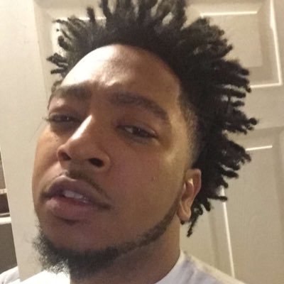 Its Mr. Volaré, u niggaz owe respect #CashLove #MafiaVolare #PharmacyStudent #97414 #RIPDrizzyG Tha realest nigga YOU kno Flyy iz Forever ♤I am Casino; Tha Don♤