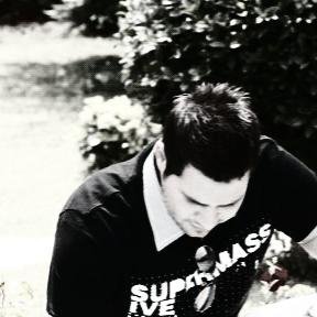 ManhalFayeq's profile picture. Journalist / اذا غامرت في شرف مروم .. فلا تقنع بما دون النجوم