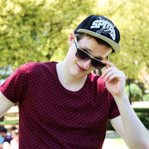 Online Marketing Consultant @TrafficBuilders | Duolingo fanatic | Basketball coach & enthusiast