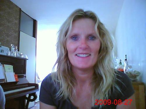 pewe64's profile picture. dutch woman,teacher