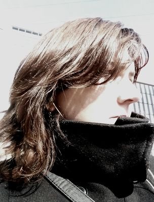 Periodista en El Correo donde escribo sobre lo que caiga. En ocasiones hago fotos.