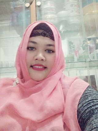 SittySolech's profile picture. aq msh trsenyum.....