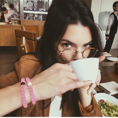 kendallrpgflame's profile picture. Humaine.