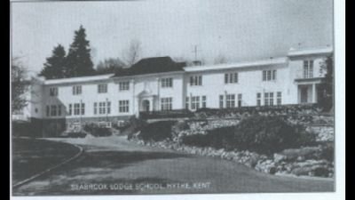If you want to Seabrook Lodge School and are trying to find old friends then please follow and inbox me.