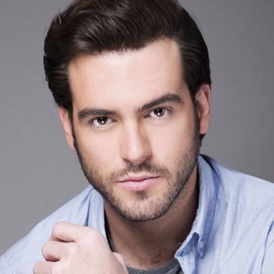 Cuenta personal: @byCosmina . Amo a @pablolyle