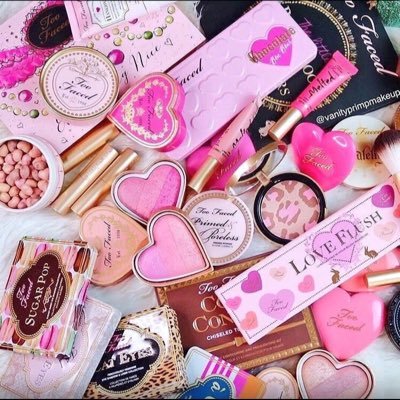 gorgeous makeup looks, hacks, tips and tutorials.❤️occasional give aways as well!!(: