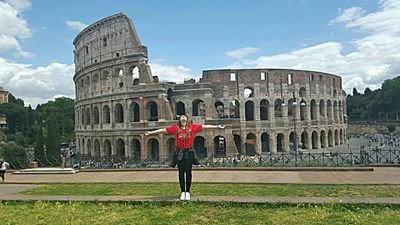 23.
Hay que alentar hasta la muerte 
porque al rojo yo lo quiero y llevo la camiseta dentro del corazón. || Snap: Cataraborrelli ||